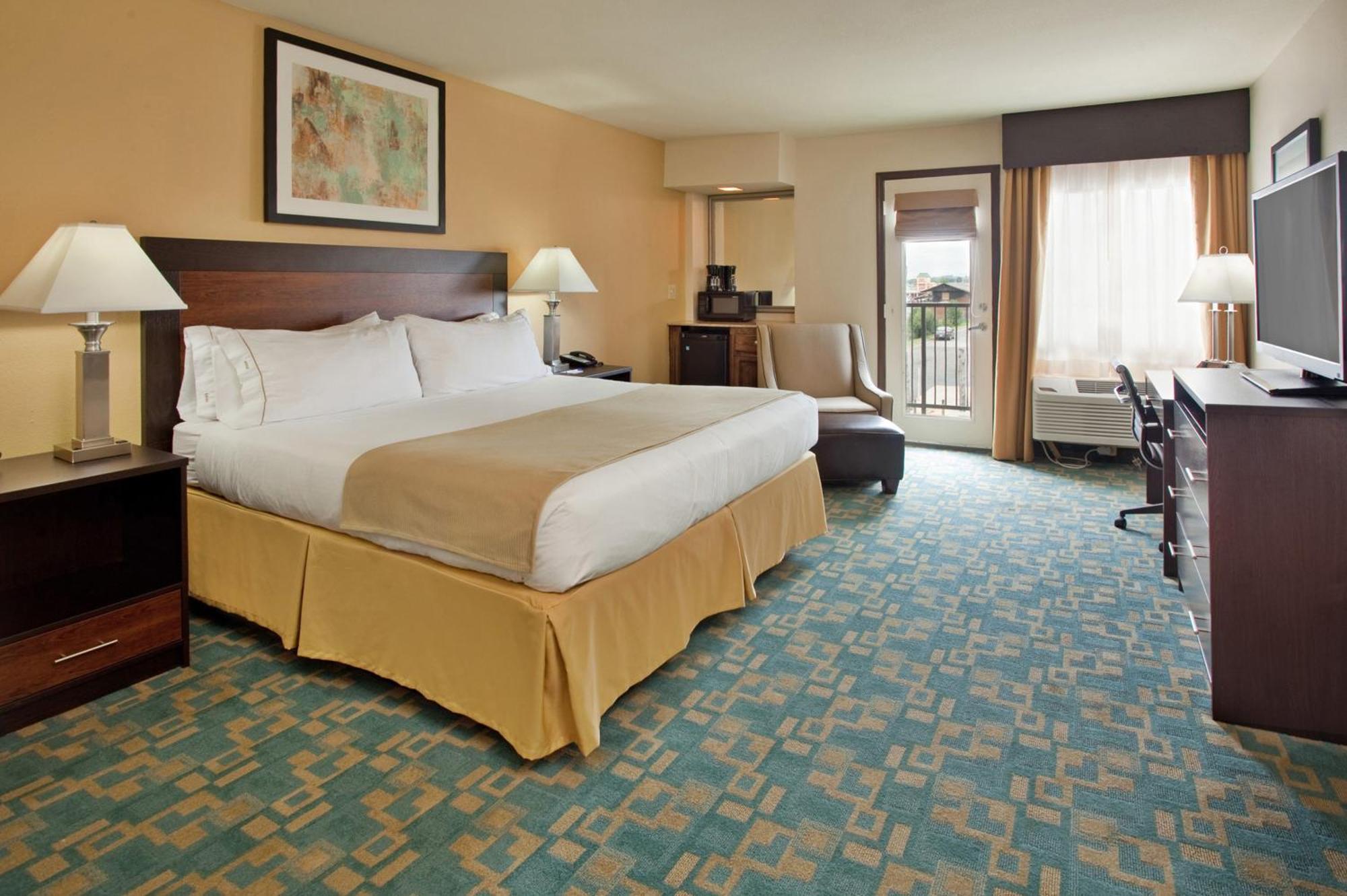 Holiday Inn Express Hotel & Suites Branson 76 Central By Ihg Exterior foto